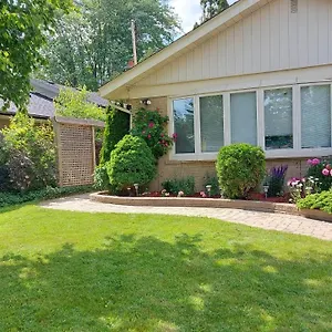Private Close To Airport Pearson Toronto